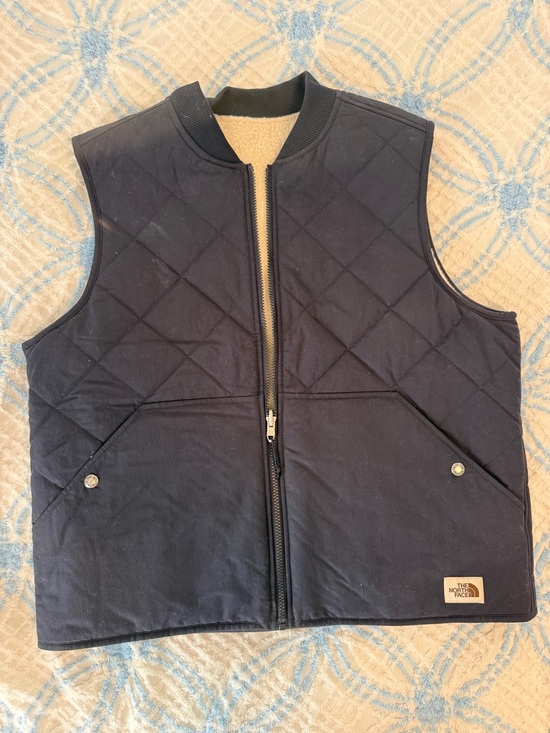 The North Face Jackets & Blazers - Women’s North Face reversible Sherpa lined vest XL